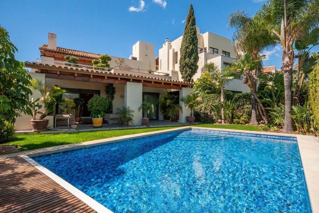 Villa à Sierra Blanca, Marbella, Espagne 1 - 18862776