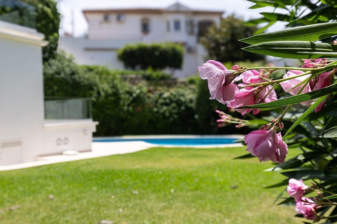 Villa in Elviria-Cabopino, Marbella, Spanien 1 - 18859078
