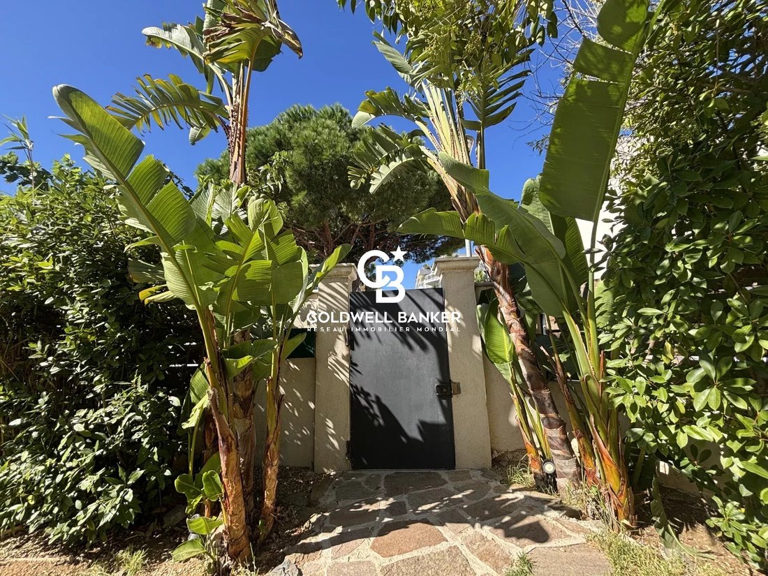 Casa en La Londe-les-Maures, Provenza-Alpes-Costa Azul, Francia 3 - 18848119