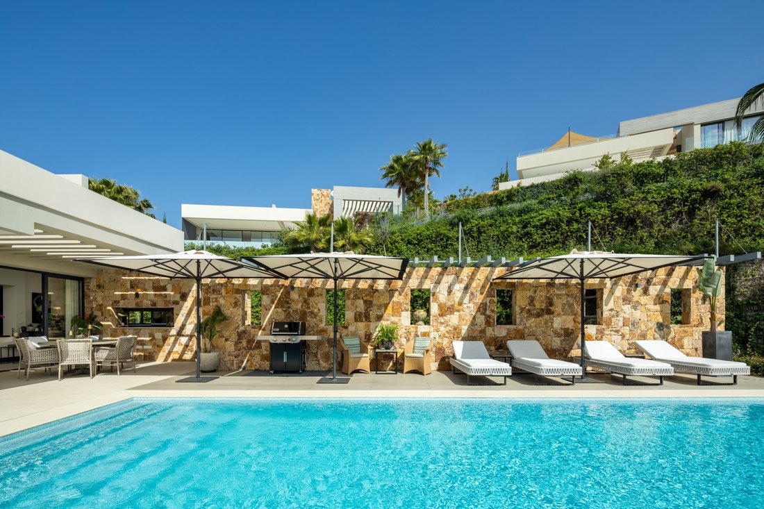 Villa in Nueva Andalucia, Marbella, Spain 2 - 18854834