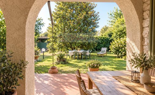 Villa in Pietrasanta, Tuscany, Italy 1