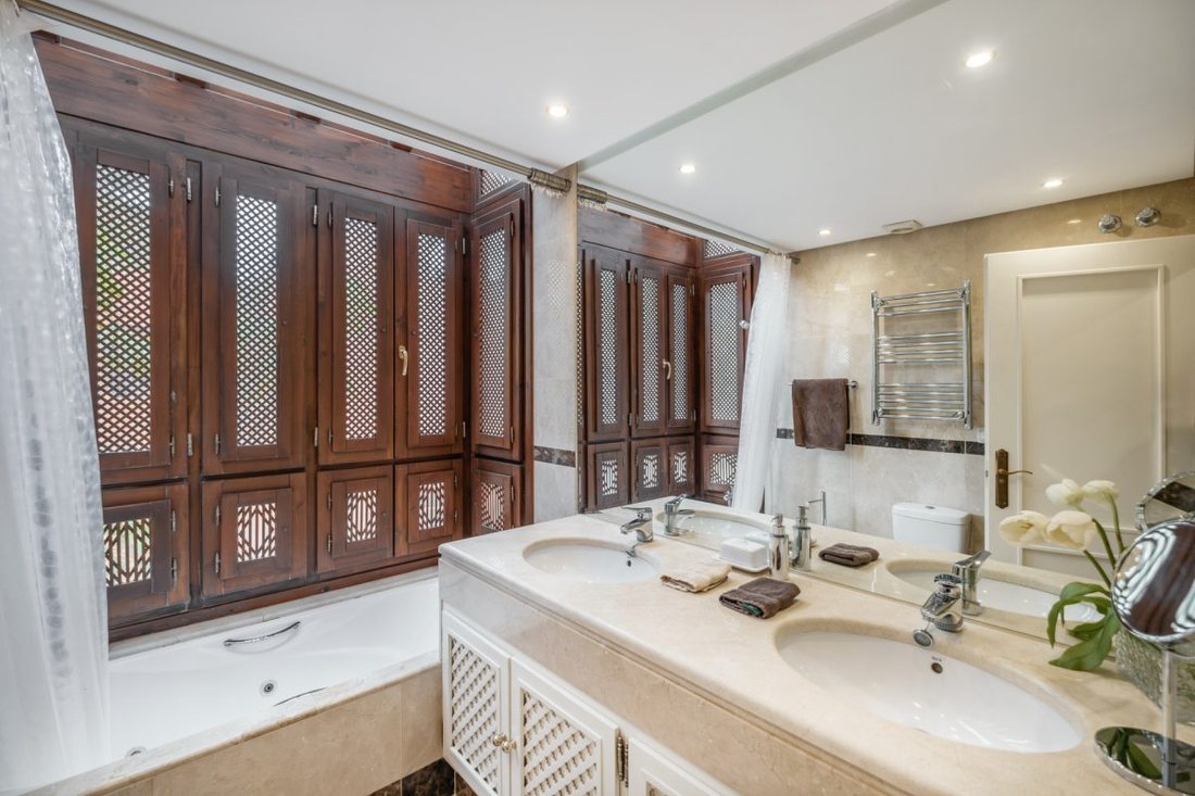 Apartment in Puerto Banus, Marbella, Spain 4 - 18860021