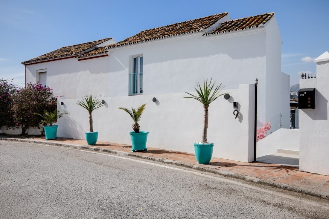 Townhouse in Guadalmina Alta, San Pedro de Alcantara, Spain 1 - 18856453