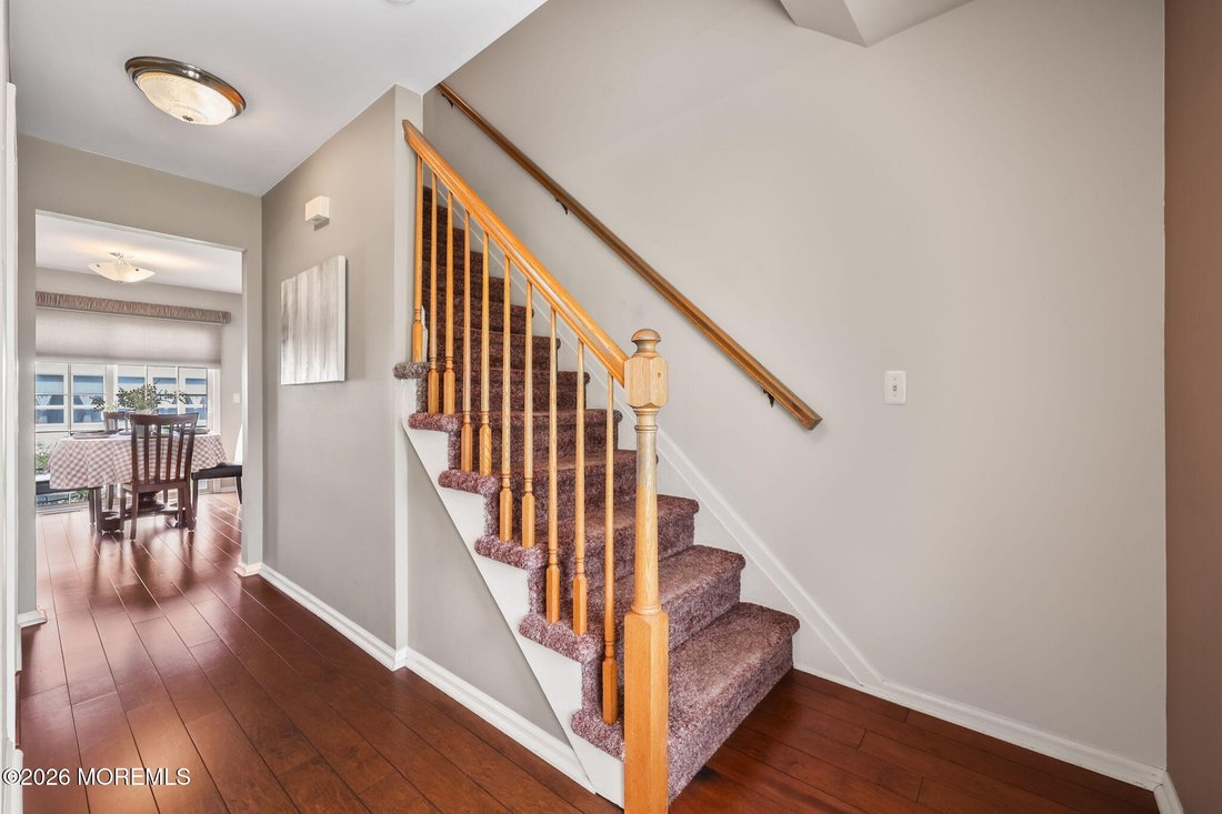 Hazlet, New Jersey, United States 5 - 18848735