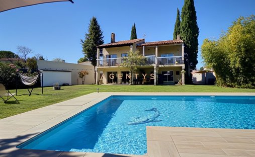 House in Rousset, Provence-Alpes-Côte d'Azur, France 1