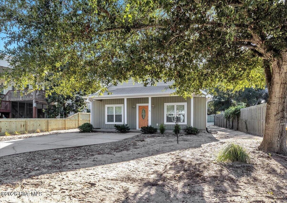 House in Oak Island, North Carolina, United States 4 - 18852984
