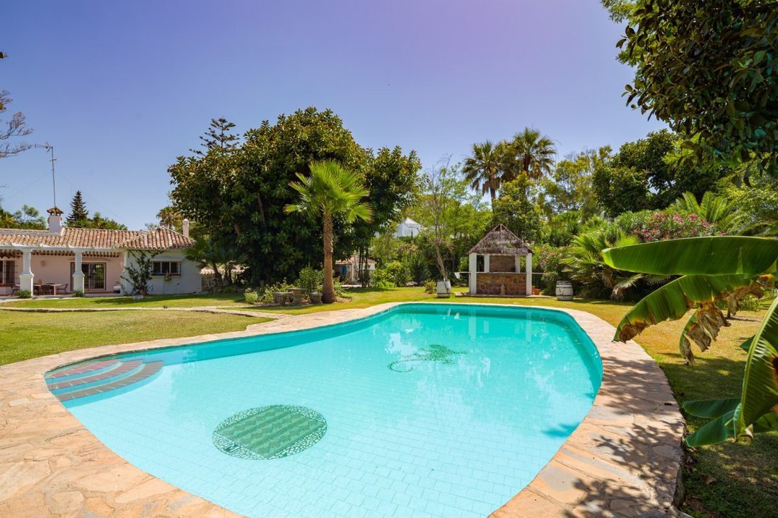 Villa in Guadalmina Baja, San Pedro de Alcantara, Spain 2 - 18857082