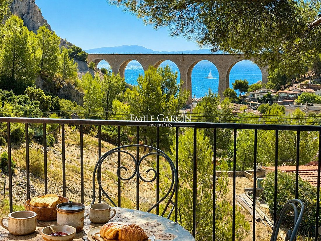 Villa in Le Rove, Provence-Alpes-Côte d'Azur, France 1 - 18650252