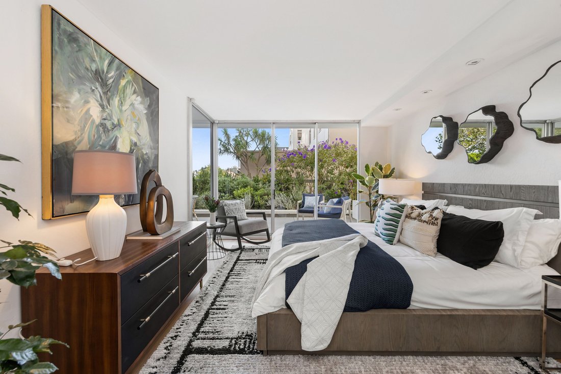 Condo in San Francisco, California, United States 3 - 18849106