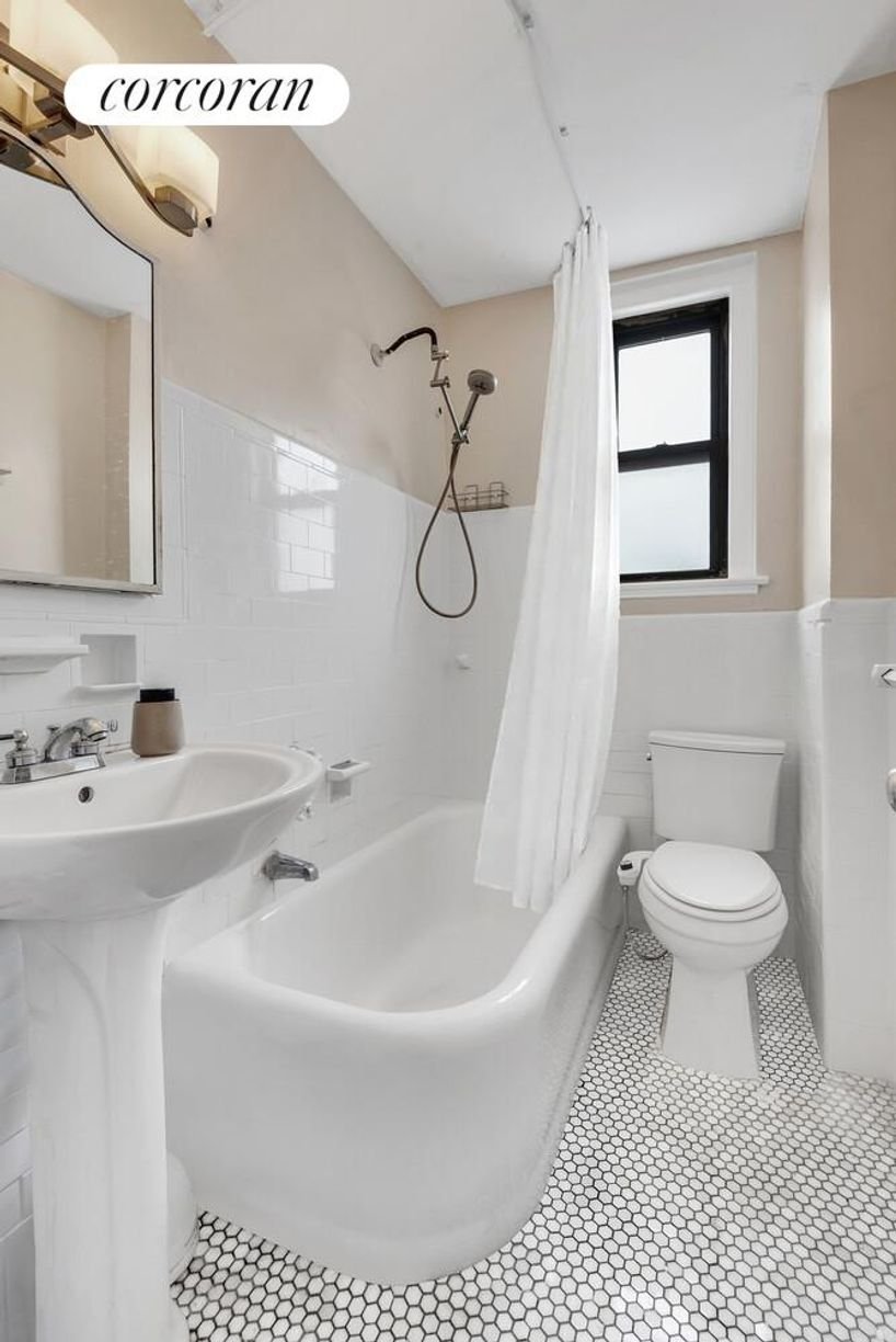 Co Op in New York, New York, United States 5 - 18843055