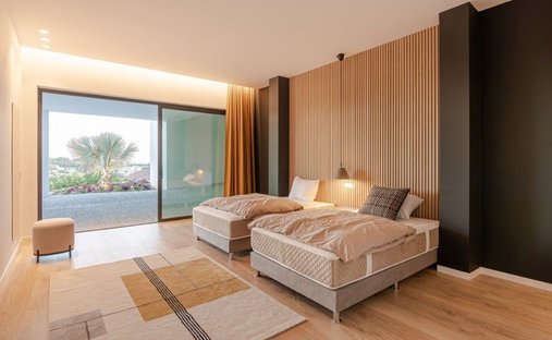 Villa in El Paraíso, Benahavis, Spain 1