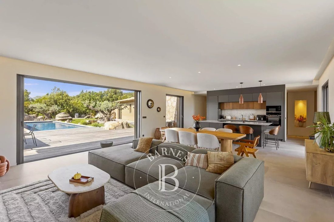 Villa in Porto-Vecchio, Corsica, France 2 - 18853524
