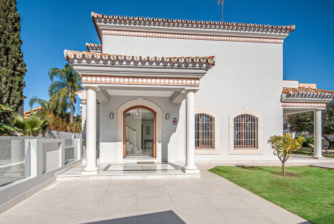 Villa in Fuengirola, Andalusien, Spanien 2 - 18859474