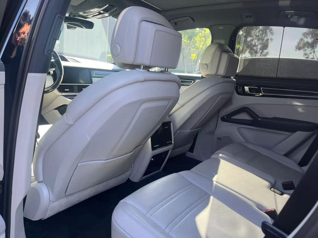 Suv in Costa Mesa, CA, United States 4 - 18856939