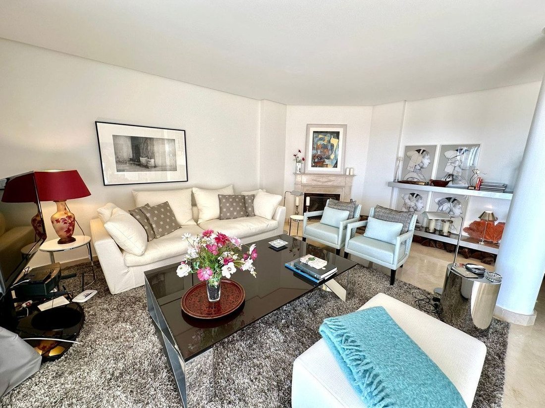 Apartment in Puerto Banus, Marbella, Spain 2 - 18861969