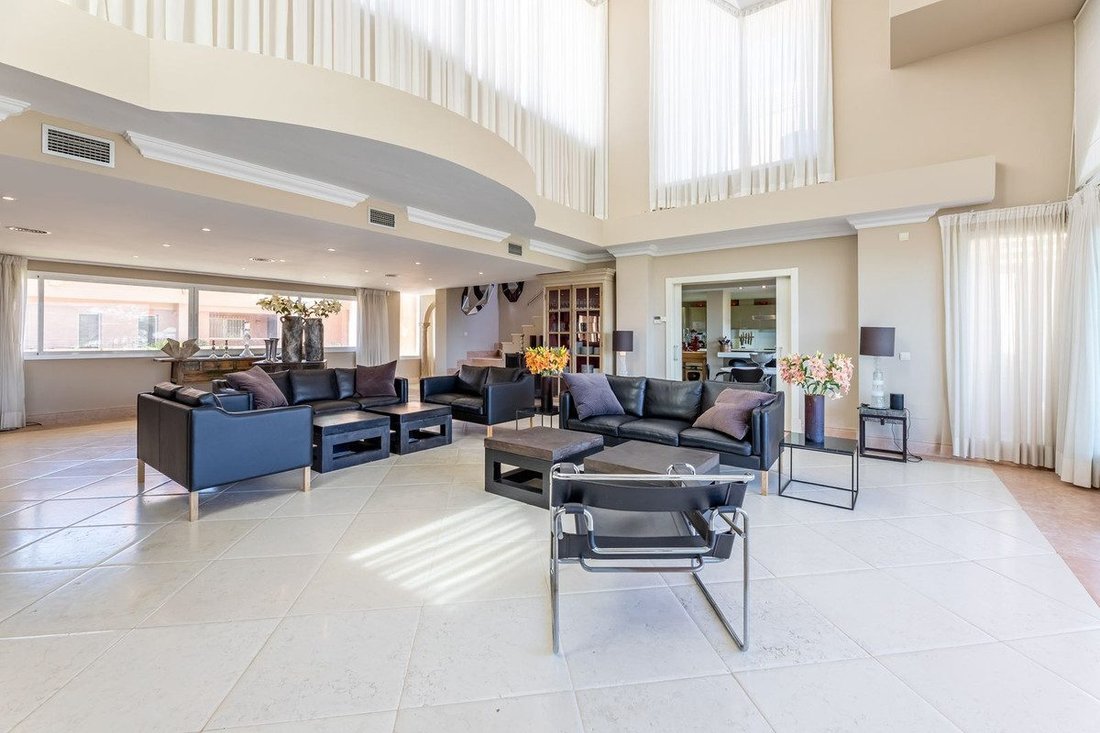 Apartment in Puerto Banus, Marbella, Spain 4 - 18859682