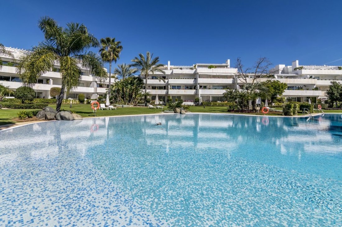 Appartamento a Puerto Banus, Marbella, Spagna 2 - 18862234