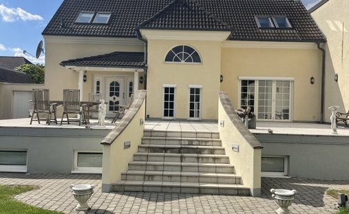 Villa in Traiskirchen, Lower Austria, Austria 1