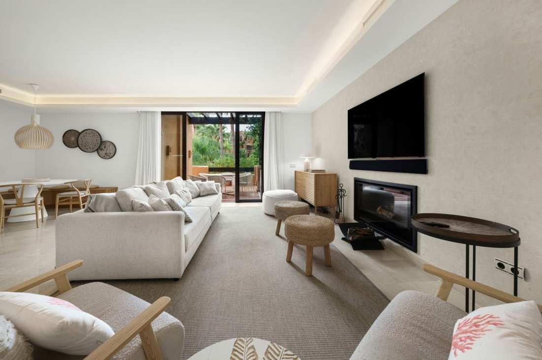 Apartment in Puerto Banus, Marbella, Spain 4 - 18862478