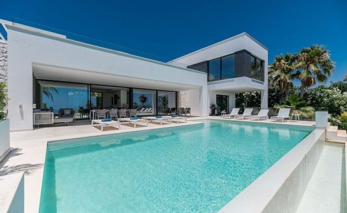 Villa in Benahavis, Andalusia, Spain 1