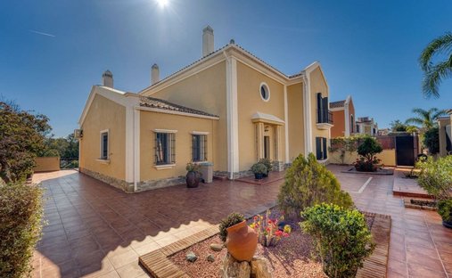 Villa in Guadalmina Alta, San Pedro de Alcantara, Spain 1