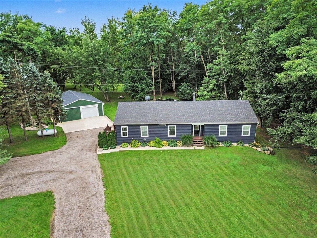 House in Horton, Michigan, United States 1 - 18846521