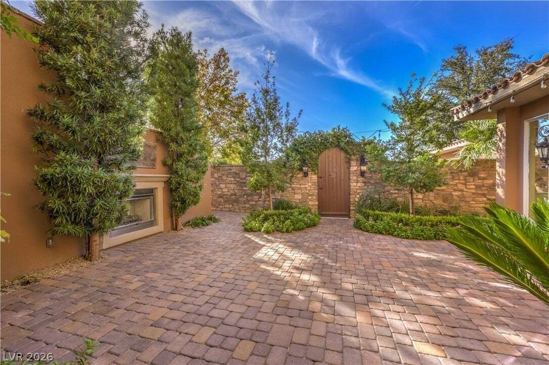 House in Henderson, Nevada, United States 3 - 18845052