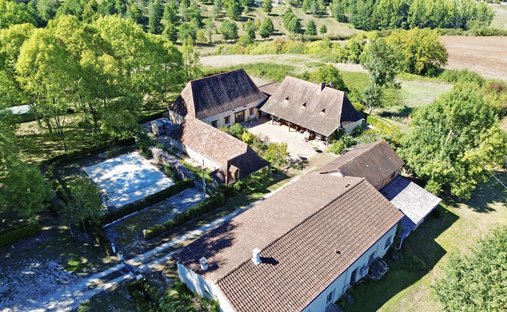 Estate in La Douze, Nouvelle-Aquitaine, France 1
