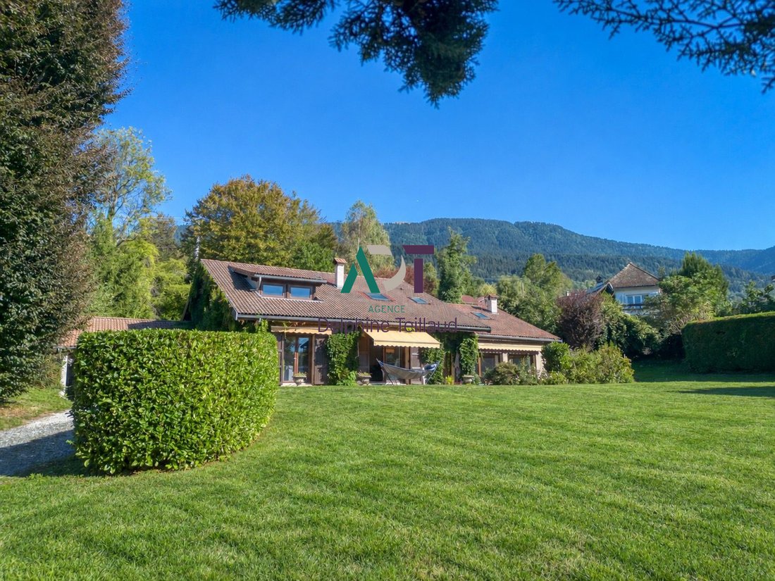 Casa en Saint-Martin-d'Uriage, Auvernia-Ródano-Alpes, Francia 1 - 18854178