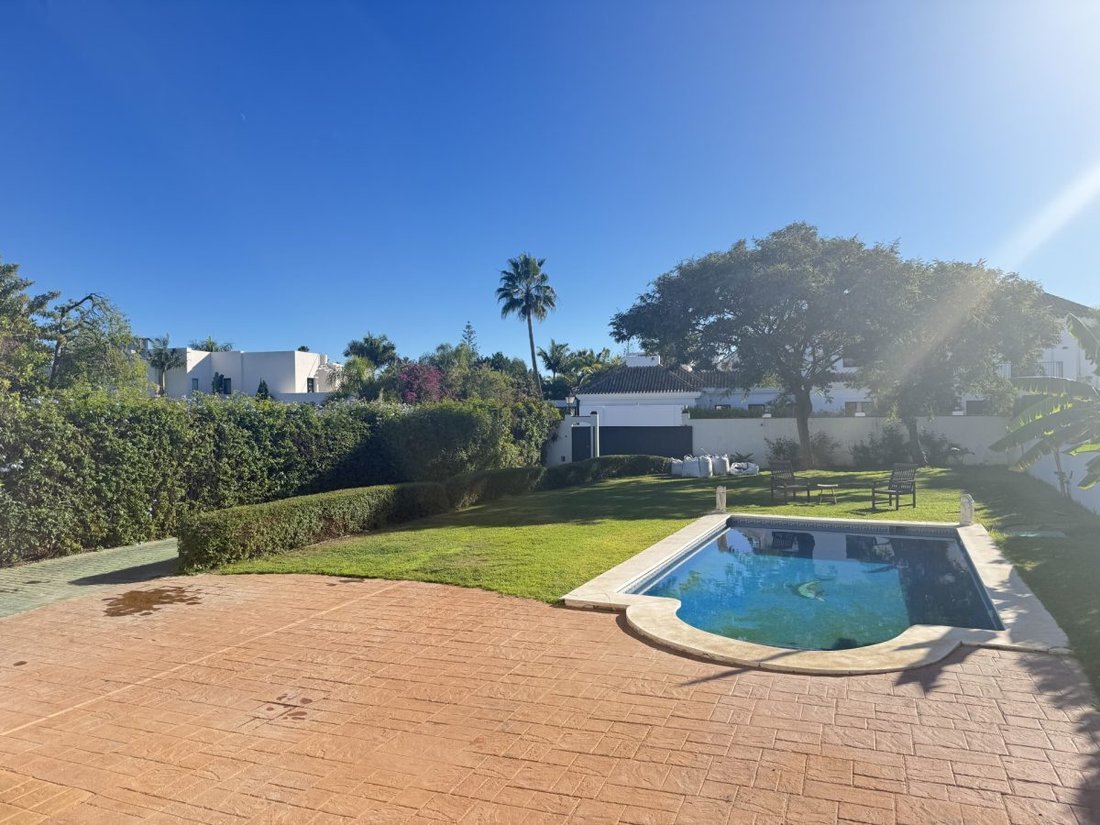 Villa a Guadalmina Baja, San Pedro de Alcántara, Spagna 4 - 18857745