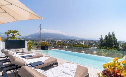 Villa in Puerto Banus, Marbella, Spain 1