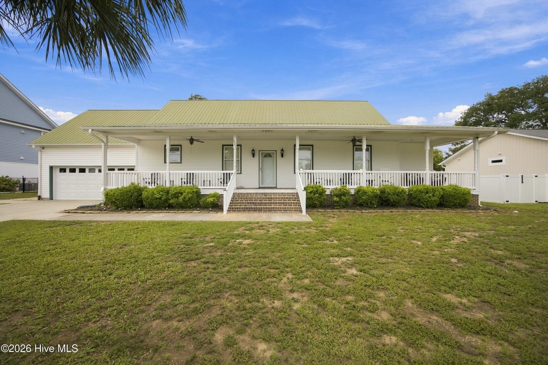 House in Oak Island, North Carolina, United States 1 - 18844201