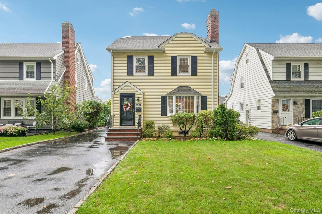 House in Garden City, New York, United States 1 - 18848816