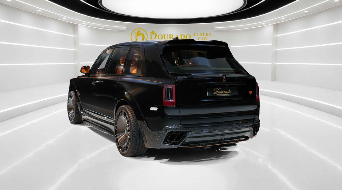 Suv in Dubai, United Arab Emirates 4 - 18854374
