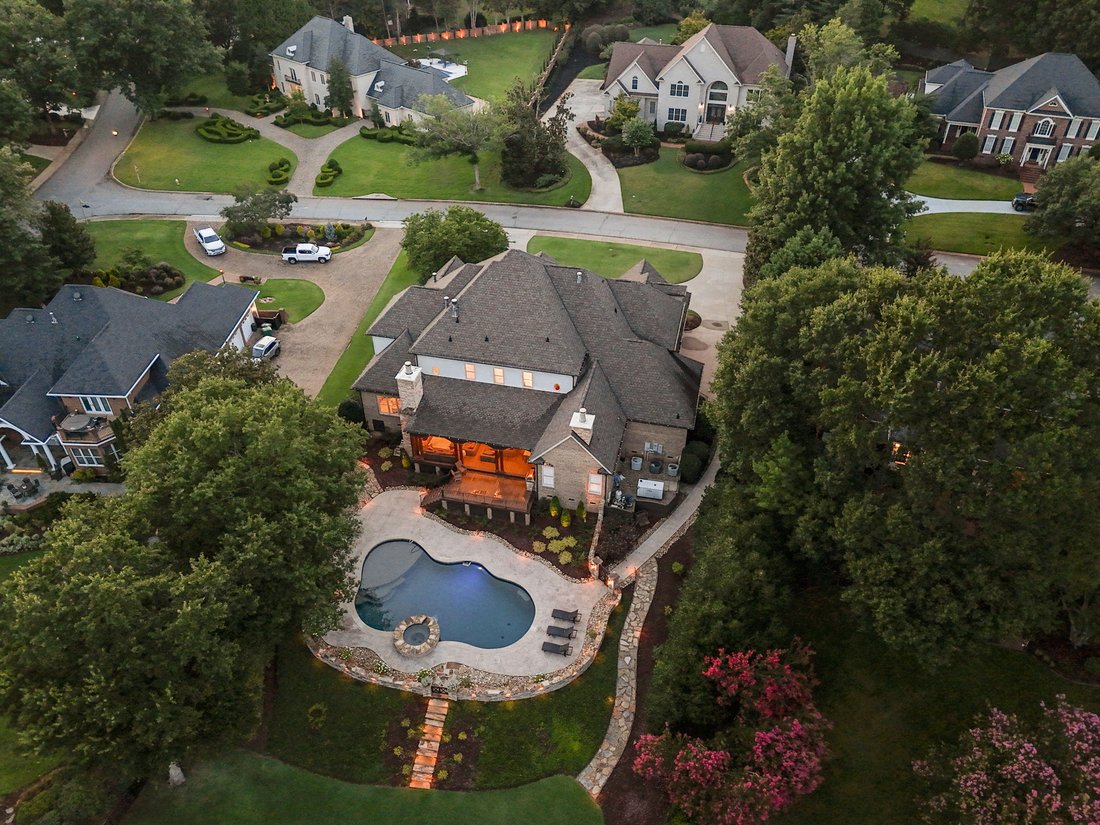 Greer, South Carolina, United States 5 - 18858239