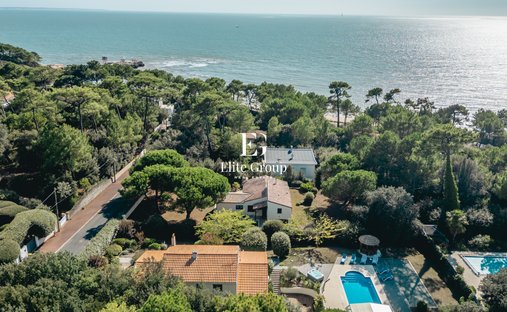 Villa in Saint-Palais-sur-Mer, Nouvelle-Aquitaine, France 1
