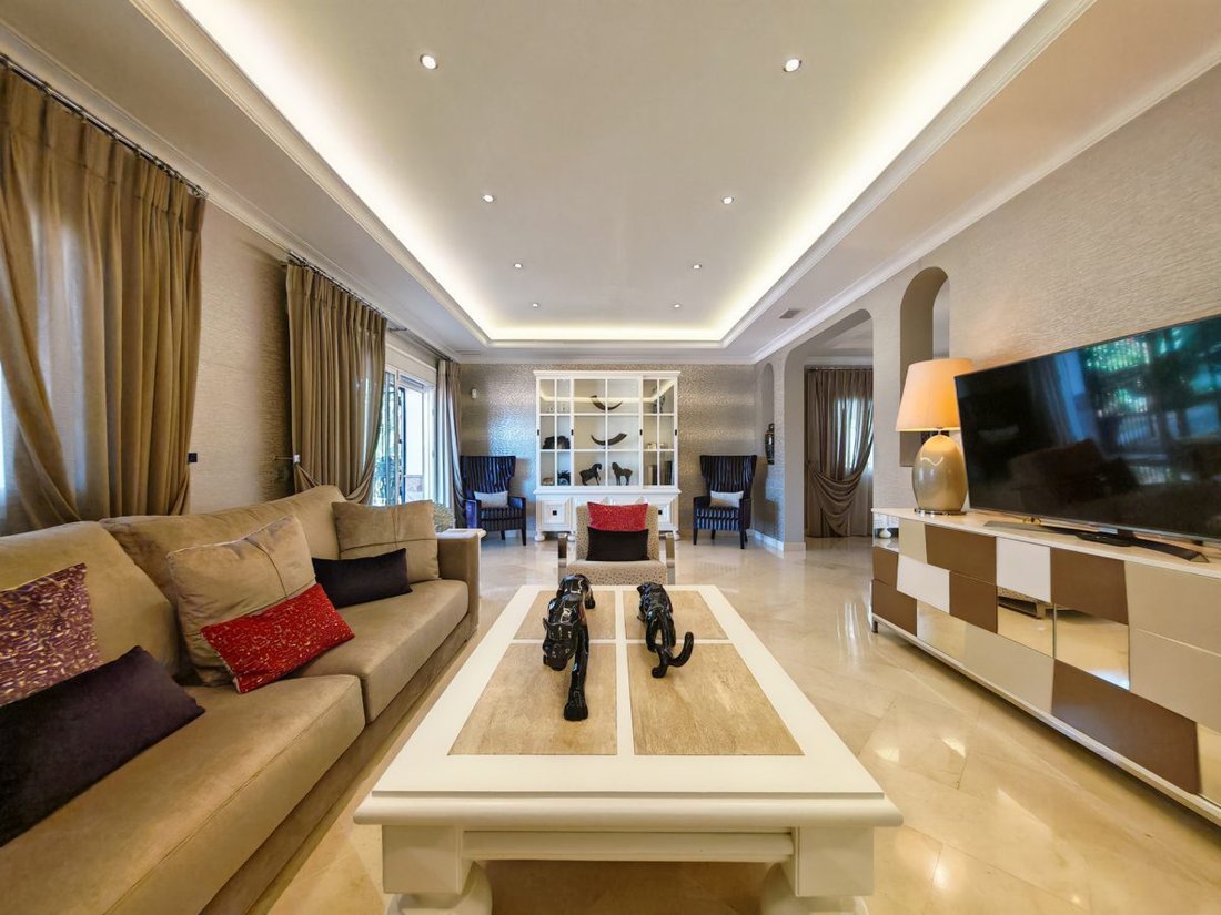 Villa in Elviria-Cabopino, Marbella, Spain 3 - 18864841