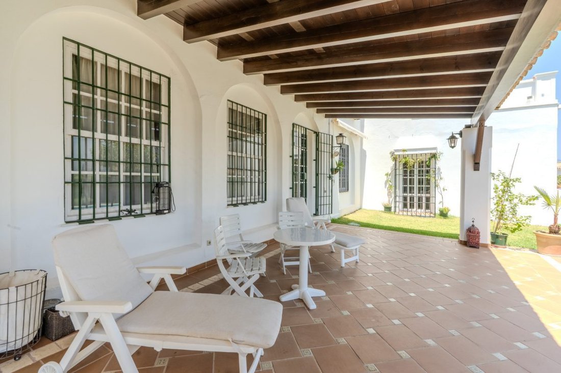 Villa à Puerto Banús, Marbella, Espagne 3 - 18860355
