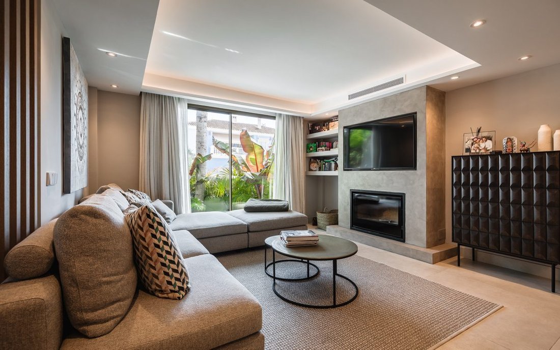 Townhouse en Playa Puerto Banús, Marbella, España 2 - 18864625