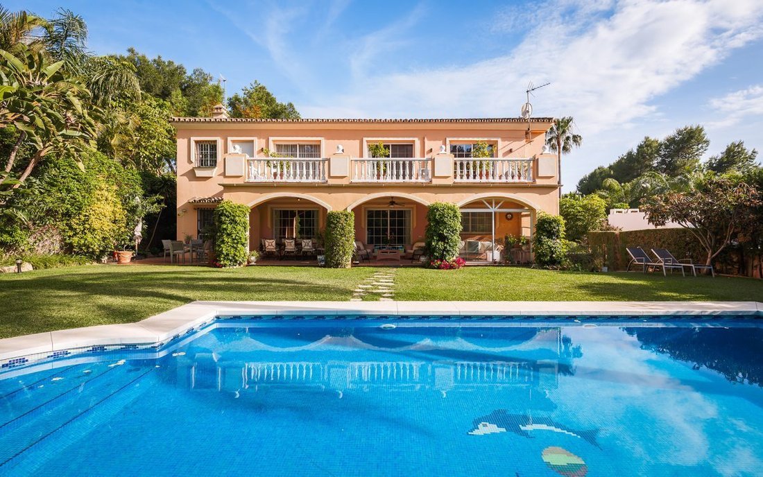 Villa à Nueva Andalucia, Marbella, Espagne 1 - 18863381