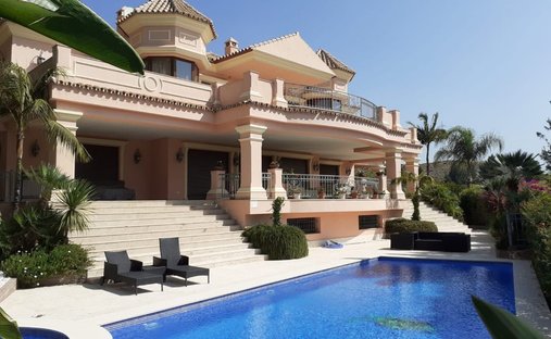 Villa a Estepona, Andalusia, Spagna 1