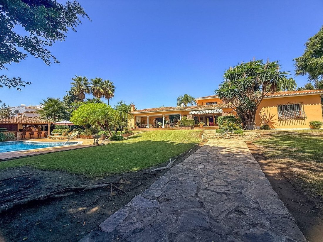 Villa in Estepona, Andalusia, Spain 2 - 18859272