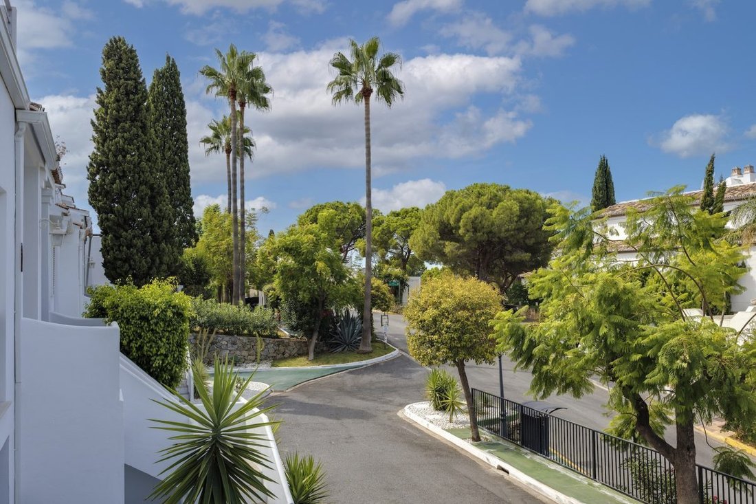 Townhouse in Estepona, Andalusia, Spain 1 - 18859235