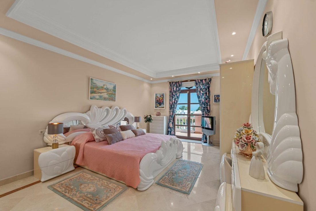 Villa in Puerto Banús, Marbella, Spanien 4 - 18862209