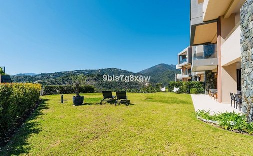 Apartment in El Madroñal, Benahavis, Spain 1