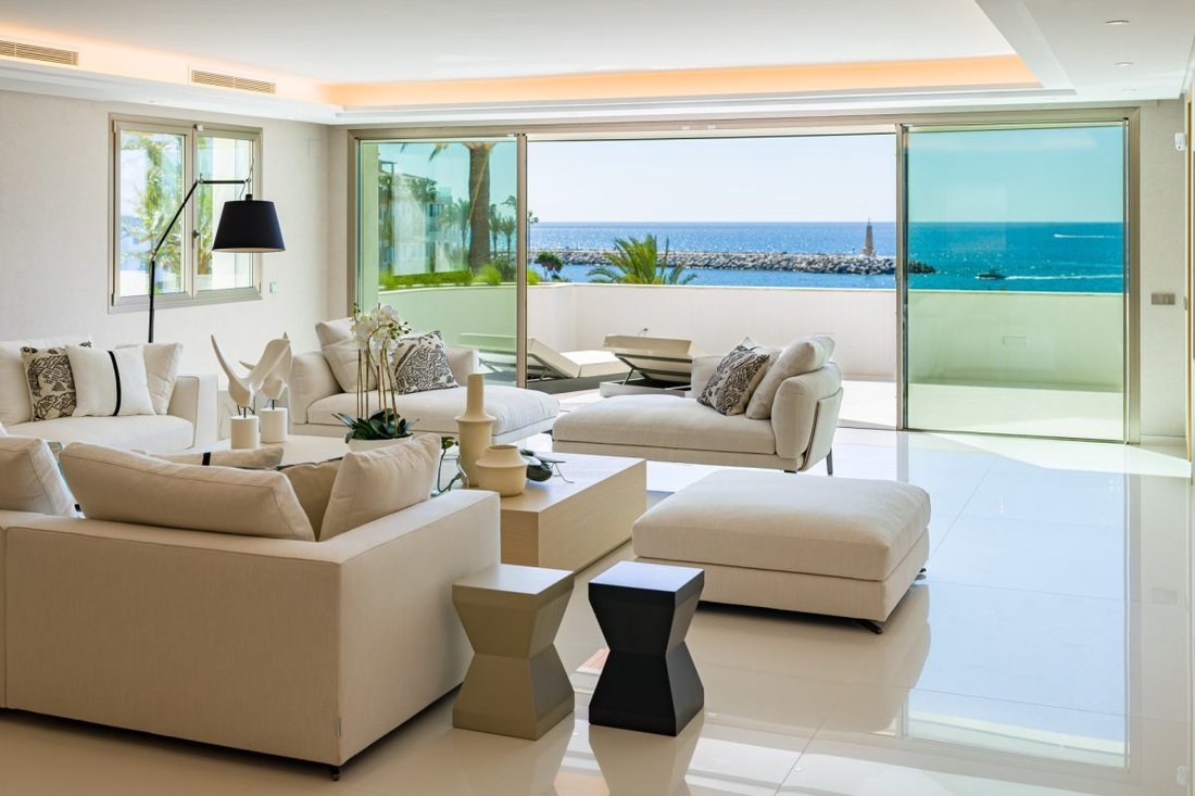 Appartamento a Puerto Banus, Marbella, Spagna 1 - 18862899