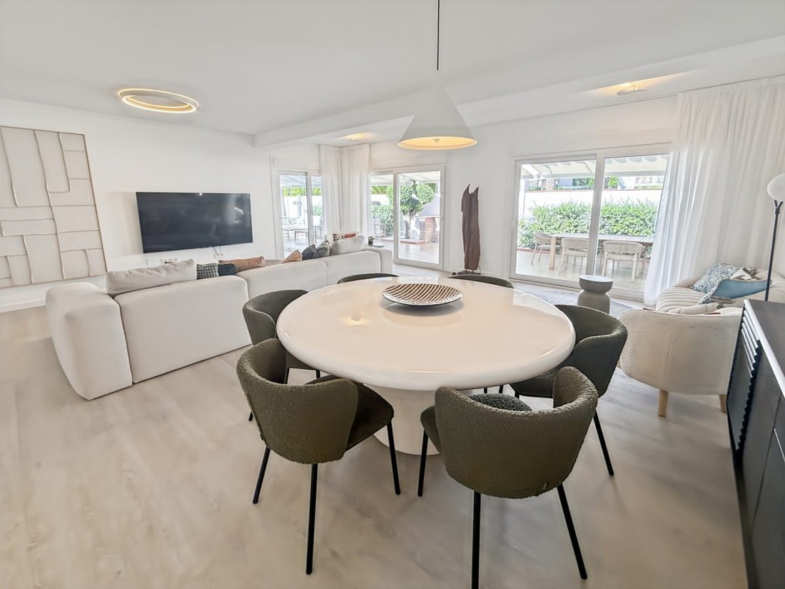 Villa in Elviria-Cabopino, Marbella, Spain 4 - 18859811