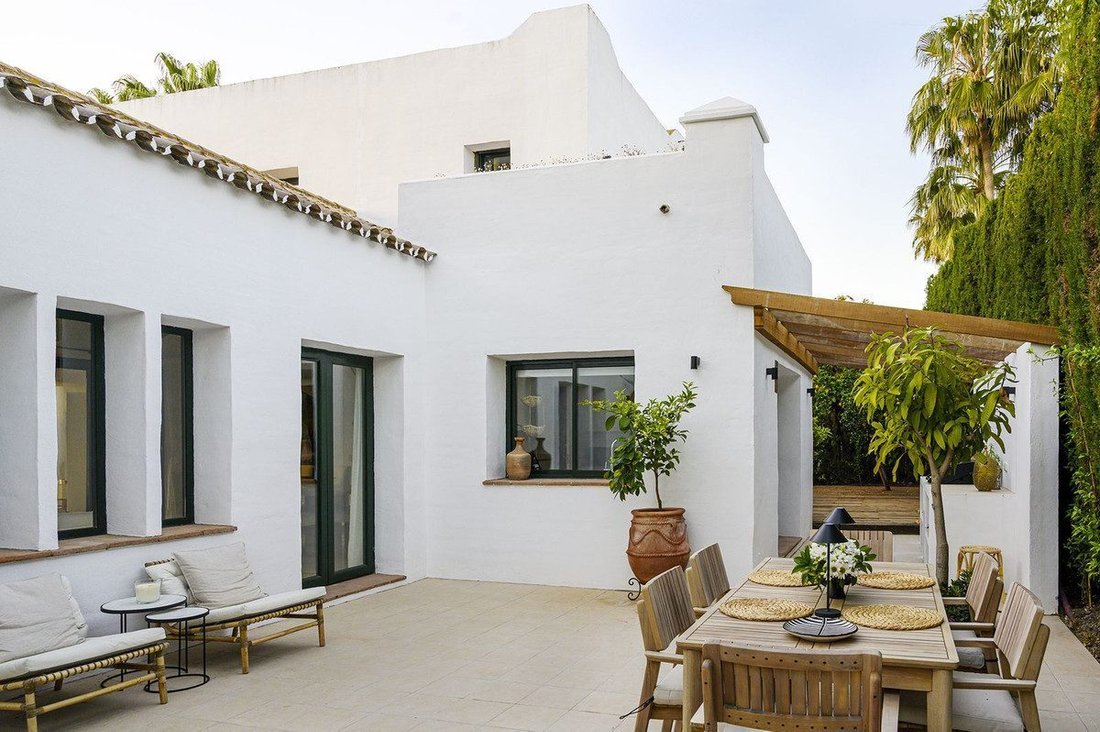Villa a Estepona, Andalusia, Spagna 2 - 18864624