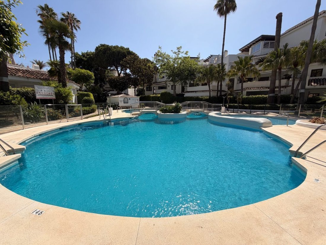 Appartamento a Elviria-Cabopino, Marbella, Spagna 1 - 18859705