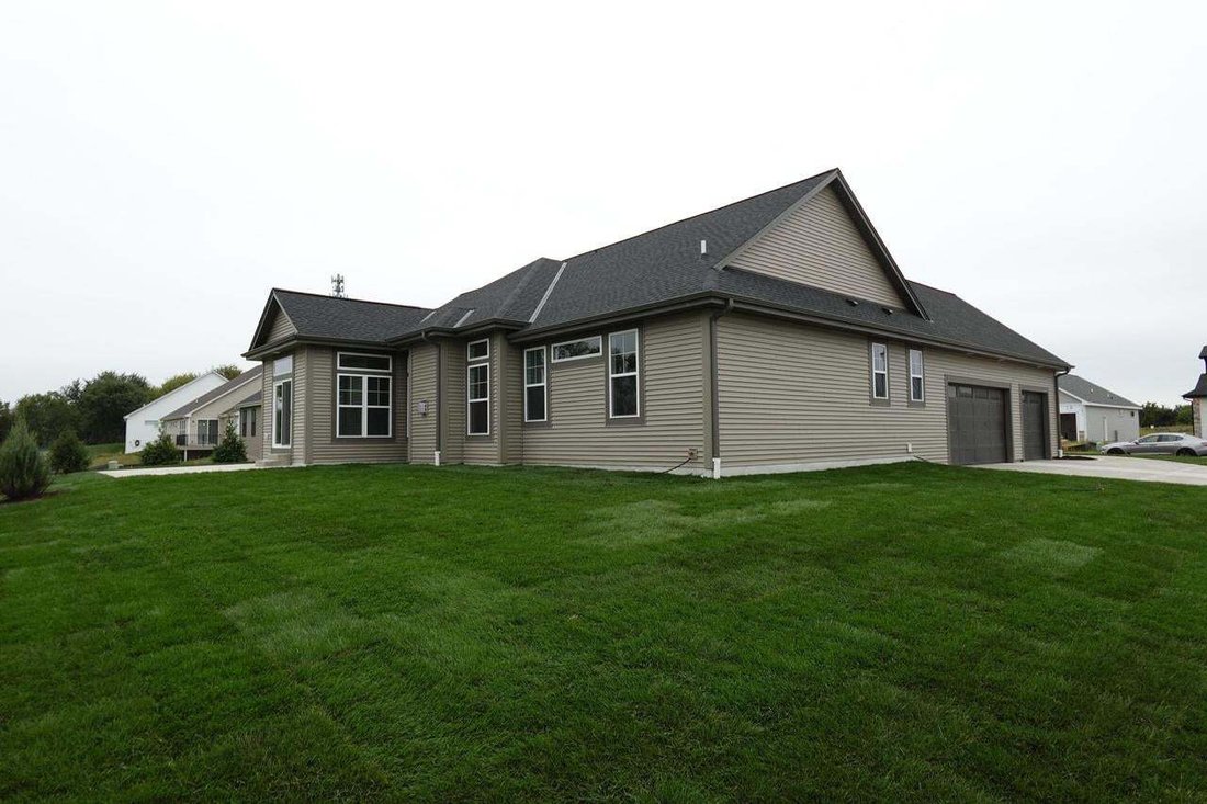 House in Okauchee Lake, Wisconsin, United States 4 - 17786468
